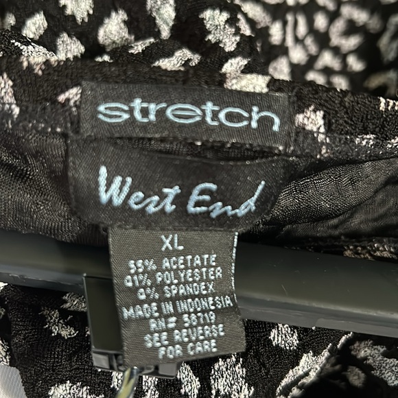 Beautiful West End stretch women’s extra large skirt - Picture 6 of 6